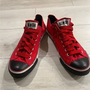 Converse Vintage  Red Low Top Chuck Taylors Red/Black Mens/Womens Shoes M9/W11